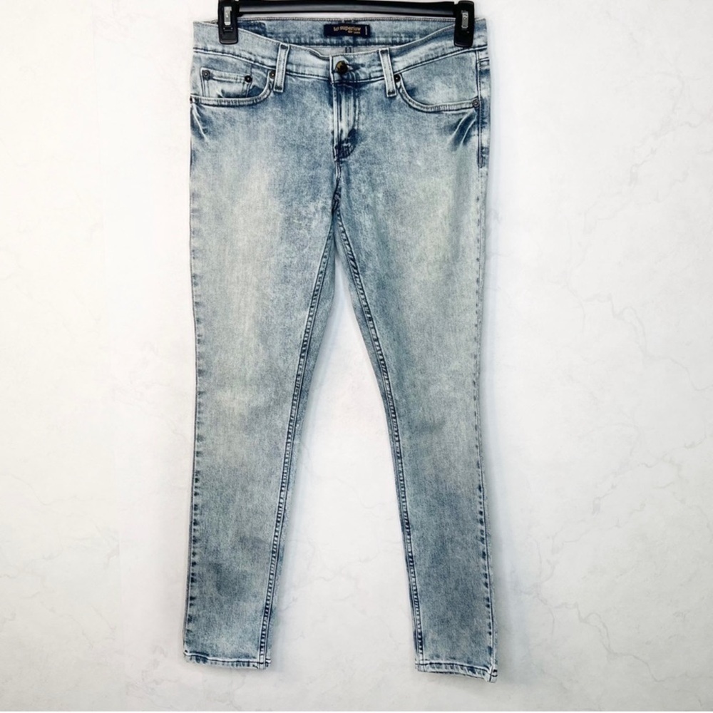 Levi's Women's Faded Blue Skinny Jeans
